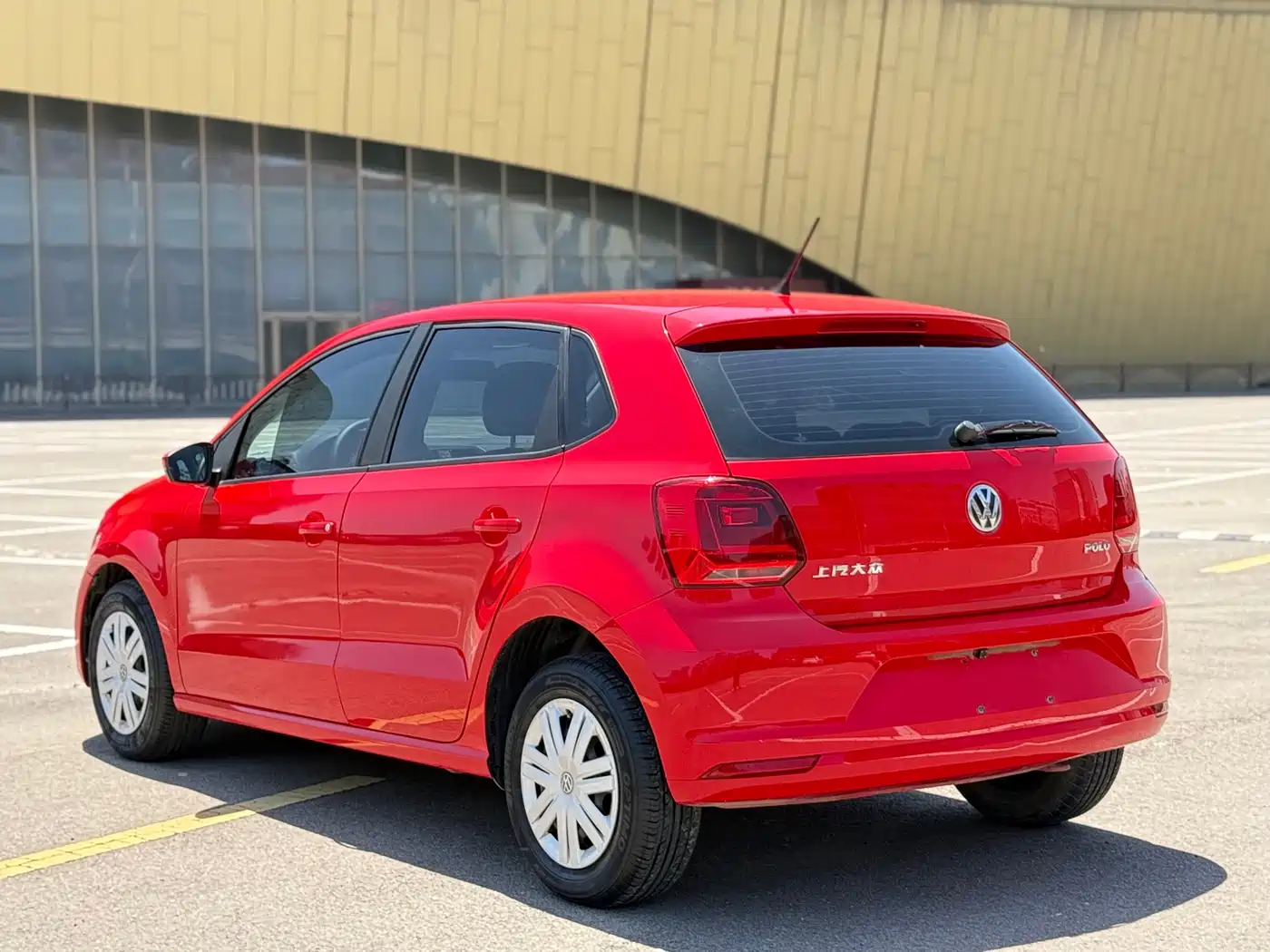 Volkswagen Polo 2016 1.4L Automatic Trend фото 9