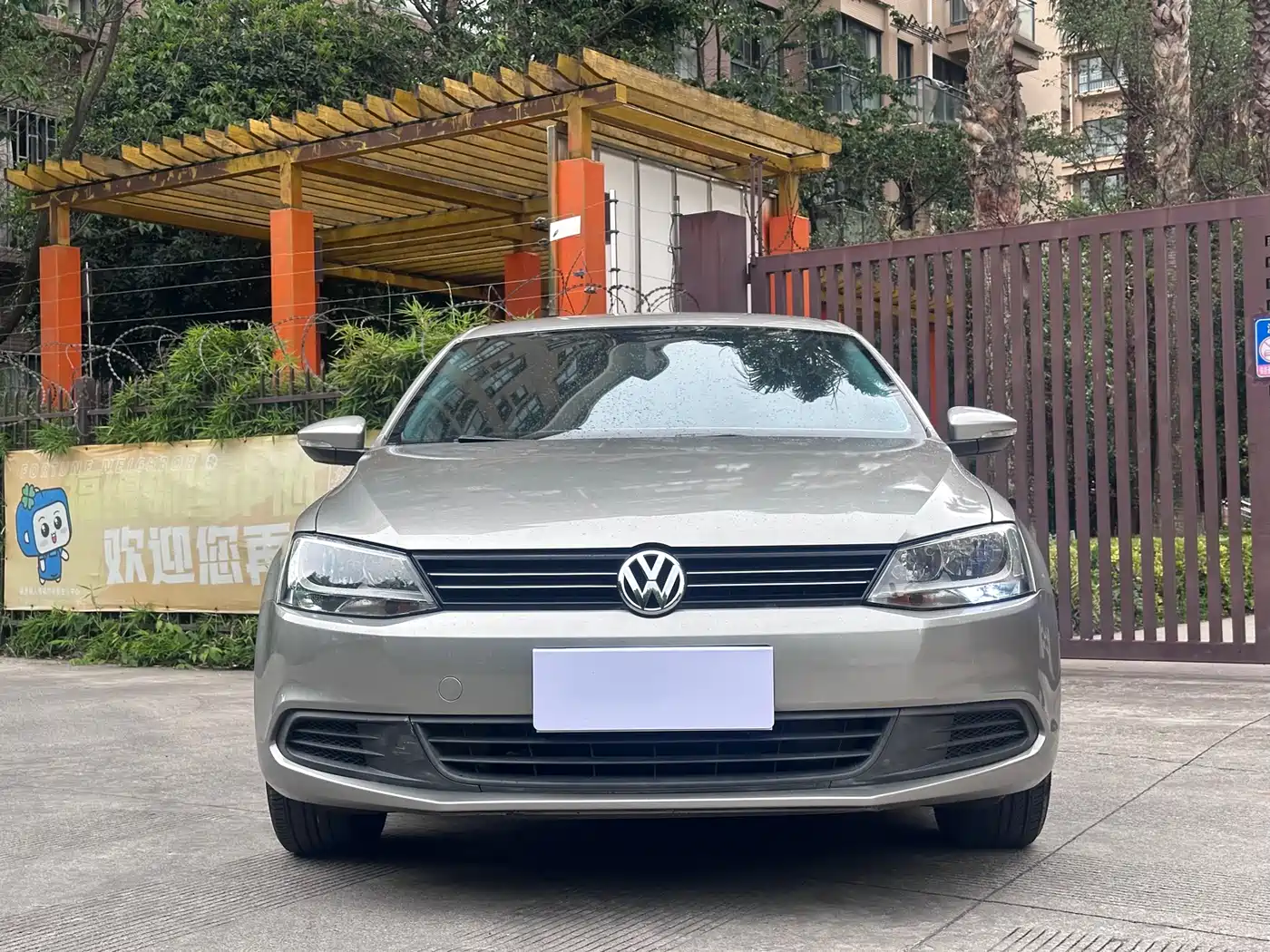 Volkswagen Sagitar 2012 Model 1.6L Automatic Fashion фото 2