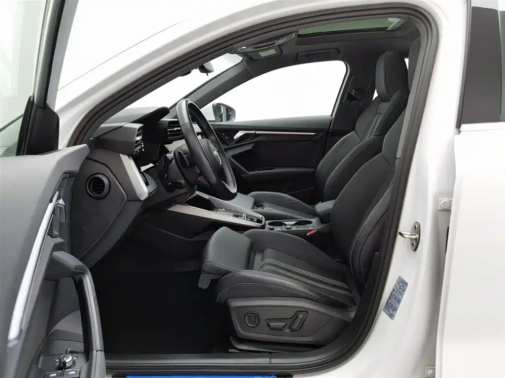Audi A3 2024 Model A3L Limousine 35 TFSI Fashion Sport фото 10