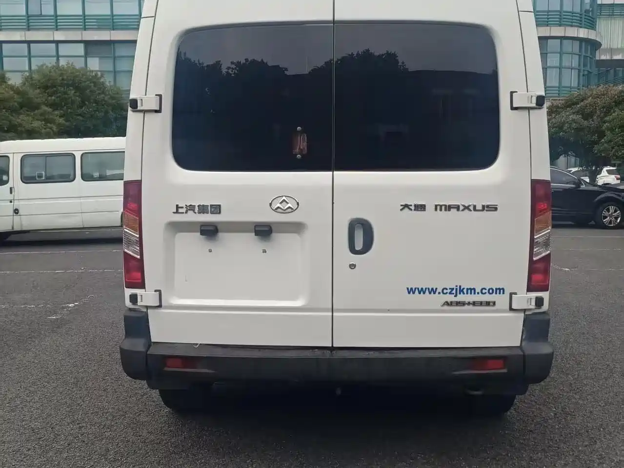 SAIC Maxus Xintu V80 2015 2.5T Manual Proud Transporter Edition Long Wheelbase Medium Roof фото 5