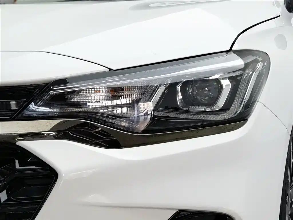 Chevrolet Monza 2022 Mild Hybrid RS 330T Automatic Comfort Edition фото 7