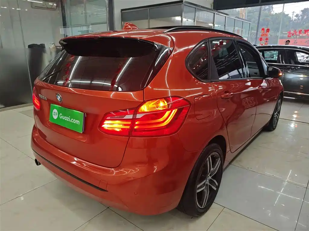 BMW 2 Series Touring 2016 218i Sport Design Package фото 7