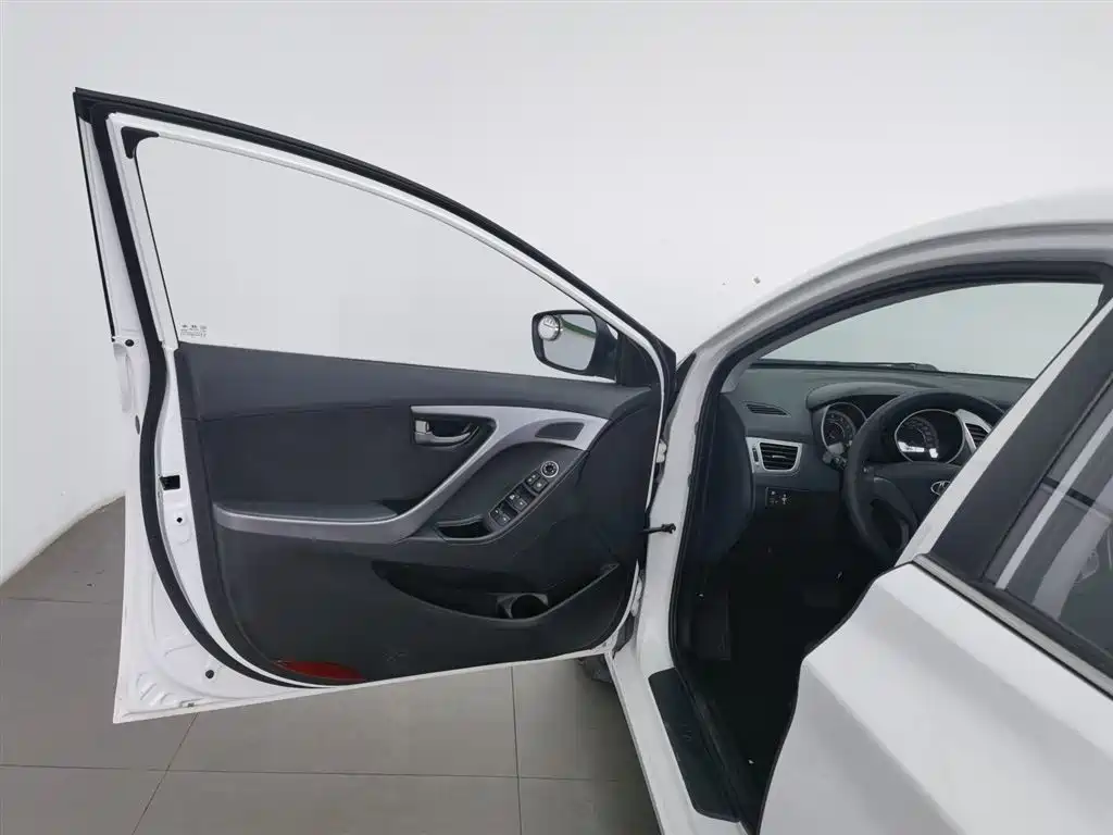 Hyundai Langdong 2016 1.6L Automatic Smart Edition фото 8