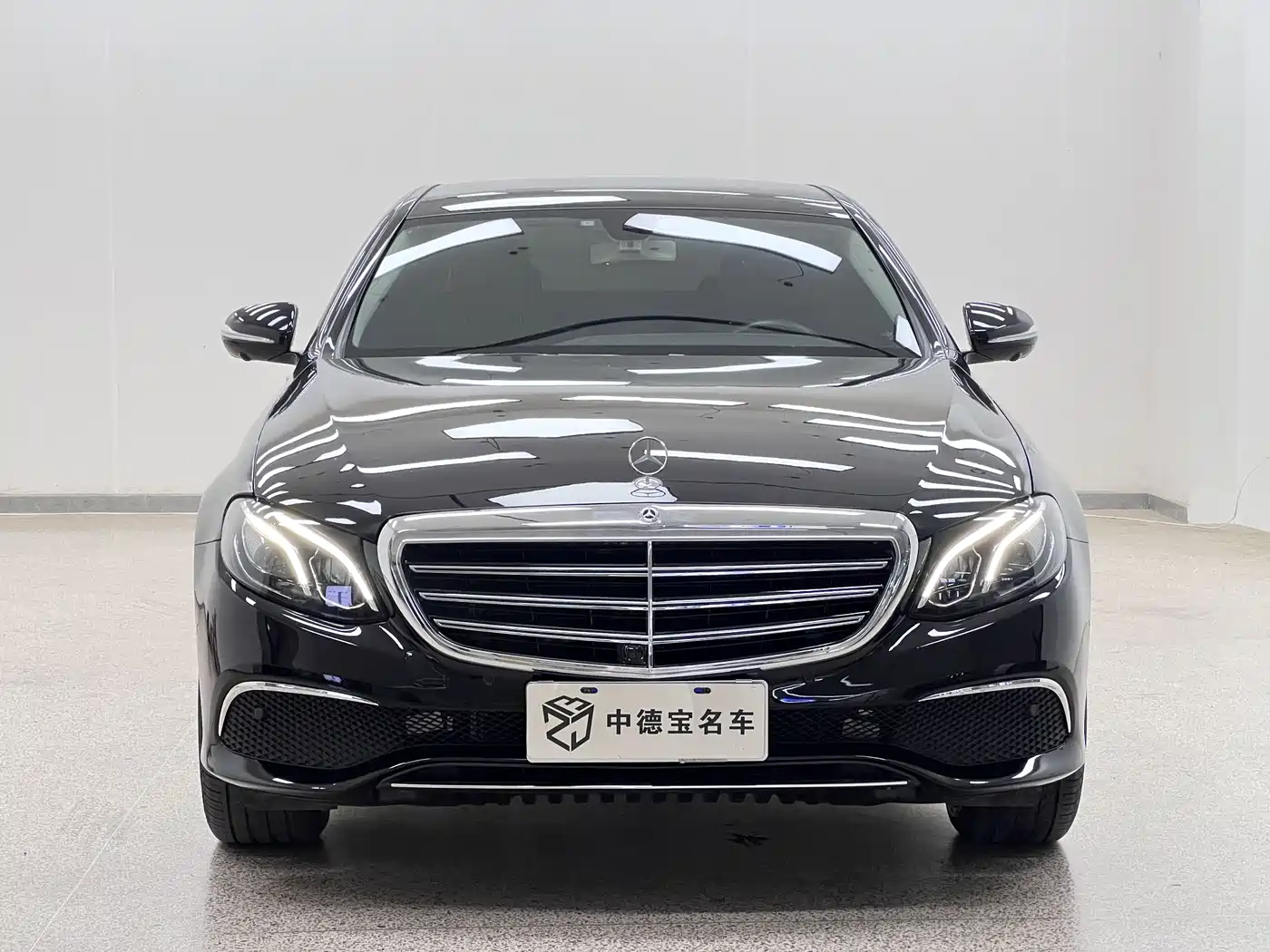 Mercedes-Benz E-Class 2020 E 300 L Sport Luxury Model фото 3