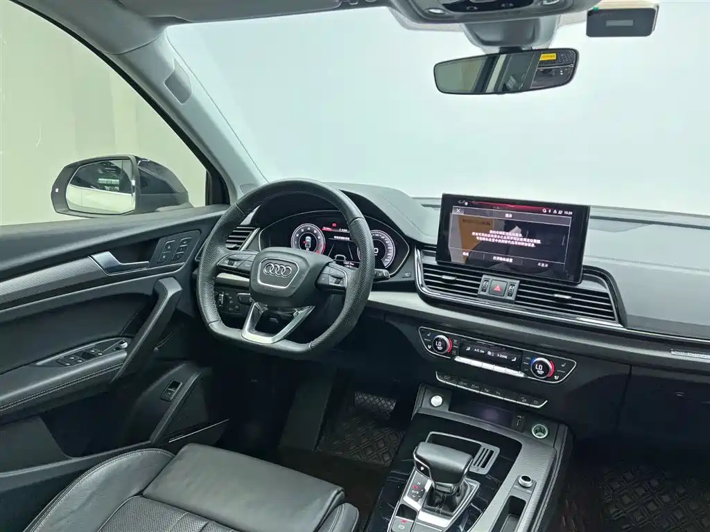 Audi Q5L 2022 45T Luxury Dynamic фото 23