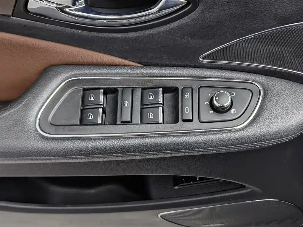 Hongqi H7 2015 2.0T Luxury фото 9