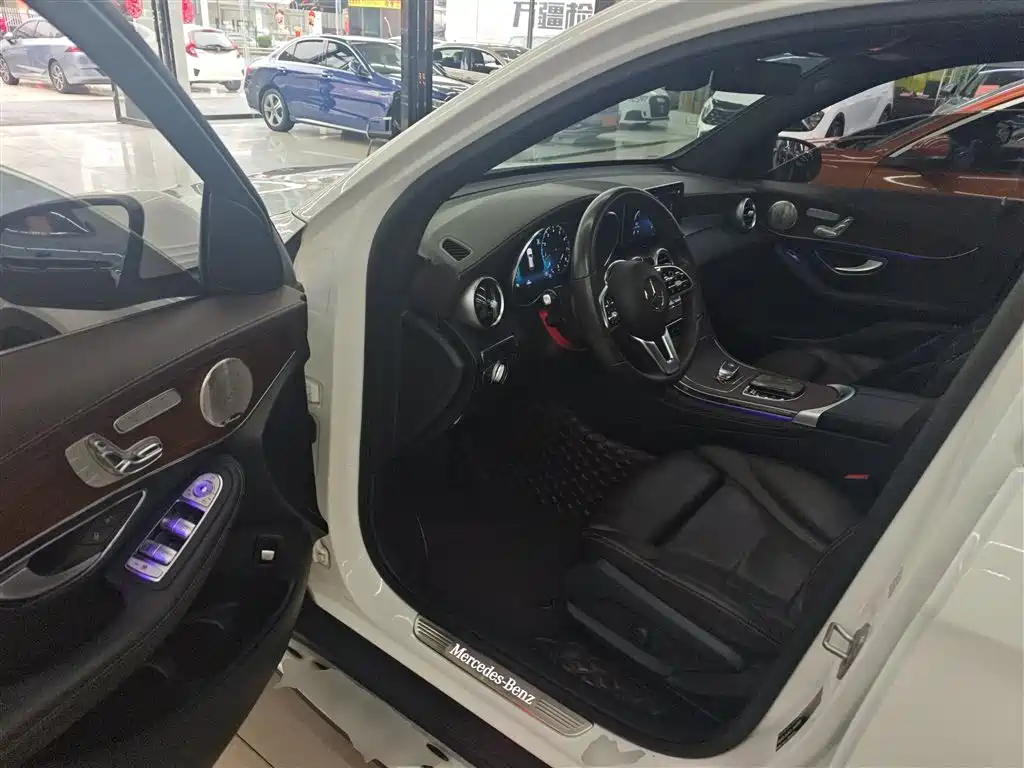 MERCEDES-BENZ GLC