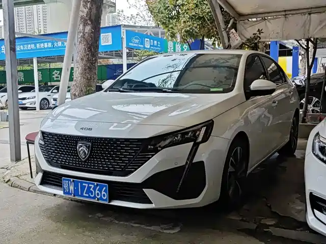 PEUGEOT 408