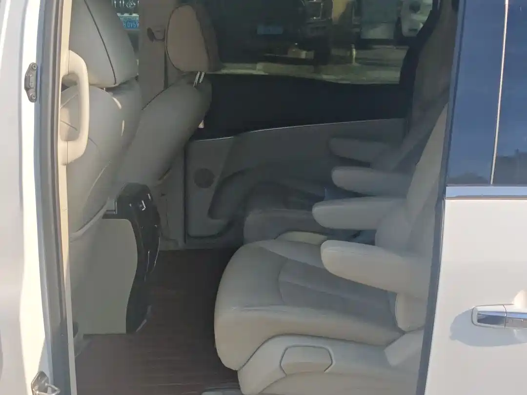 Buick GL8 2021 Land Business Class 652T Premium фото 11