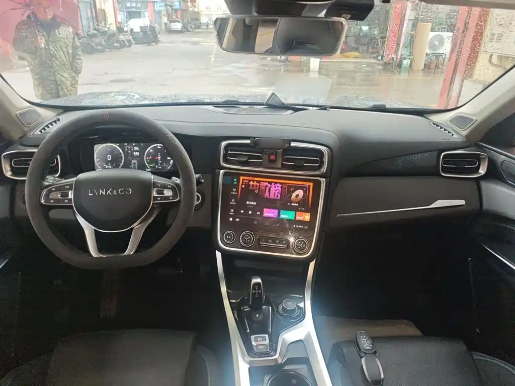 Lynk & Co 01 EM-P 2019 1.5T PHEV Power Pro China VI фото 10