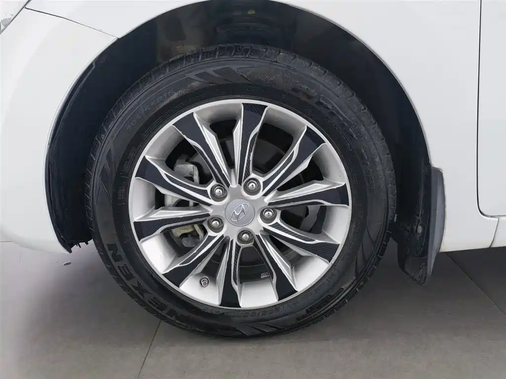 Hyundai Langdong 2016 1.6L Automatic Smart Edition фото 17