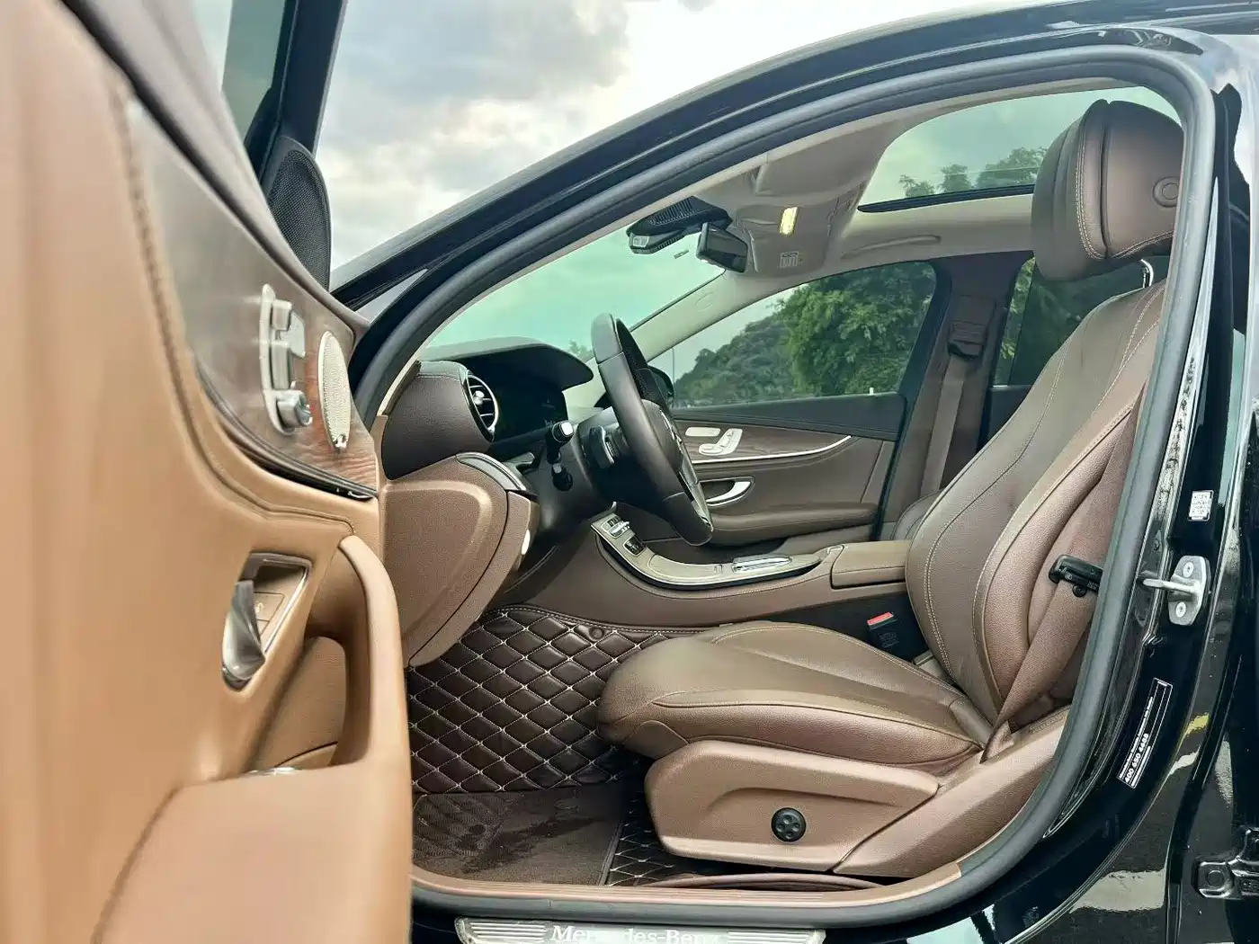 Mercedes-Benz E-Class 2023 E 300 L Luxury фото 7