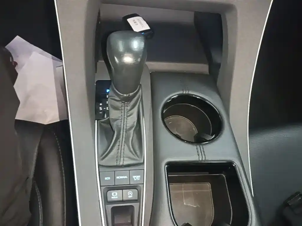 Toyota Avalon 2021 2.5L Luxury Edition фото 14