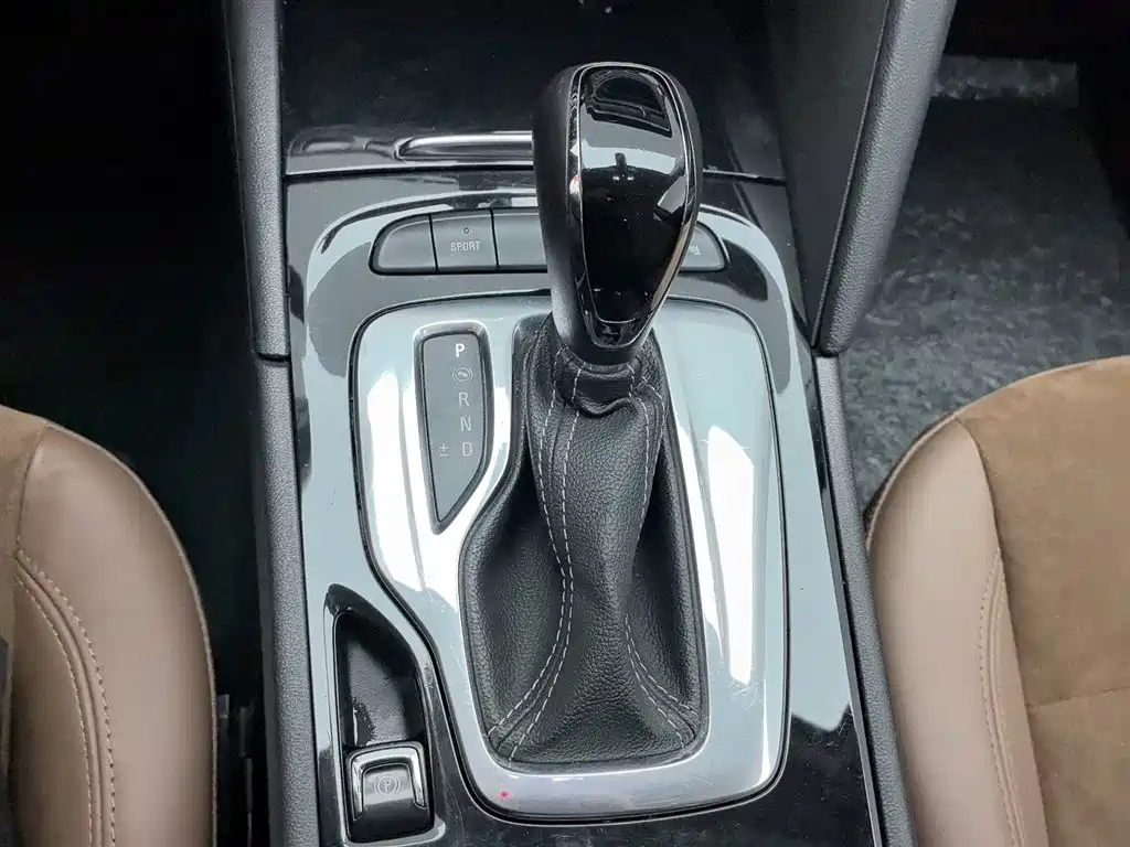 Buick Regal 2017 20T Elite Type фото 13