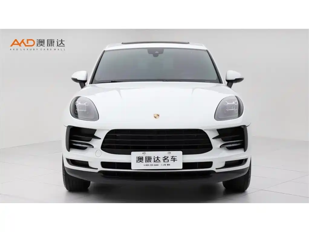 Photo 2 - Porsche Macan