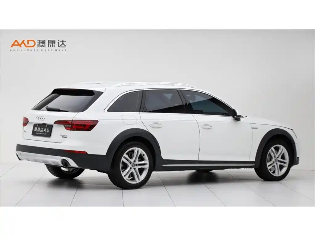 Photo 3 - Audi A4 (Import)