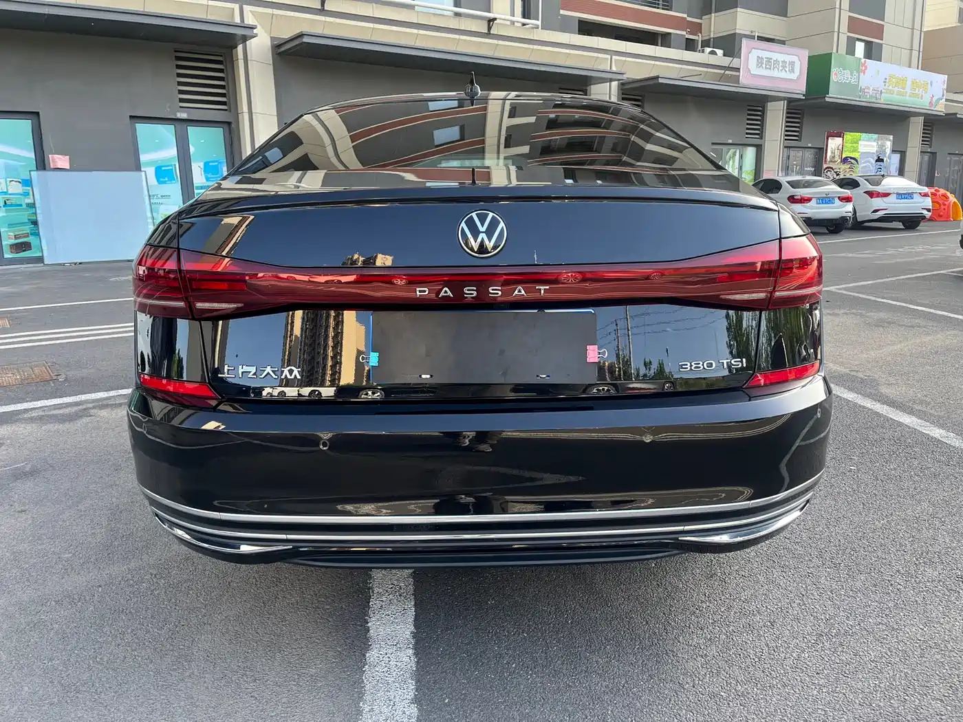 Volkswagen Passat 2024 380TSI Elite Edition фото 6