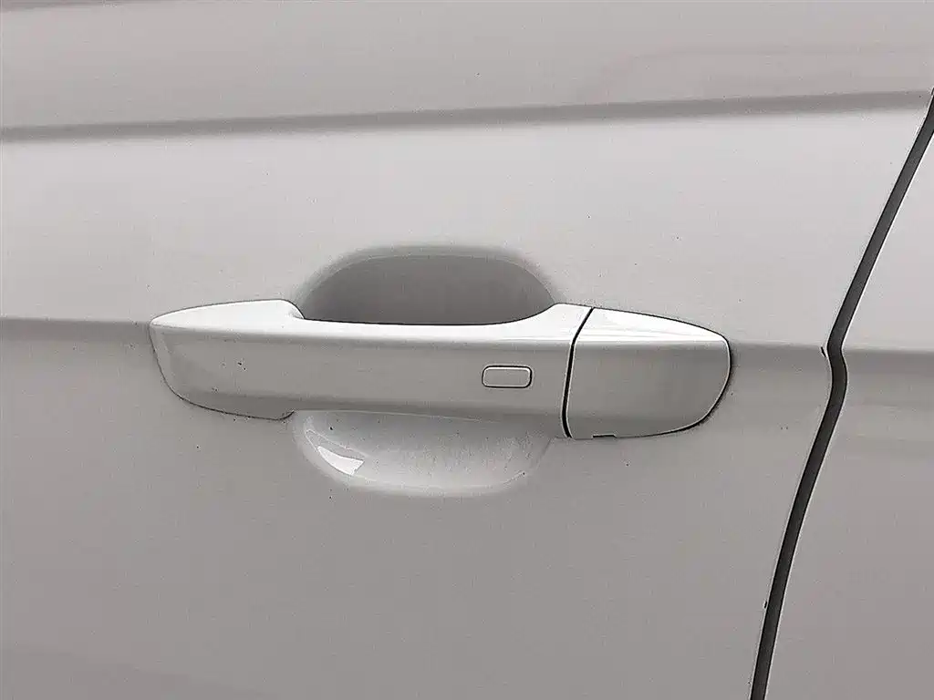 Volkswagen Polo 2023 Facelift Plus 1.5L Auto Chroma Tech Edition фото 18