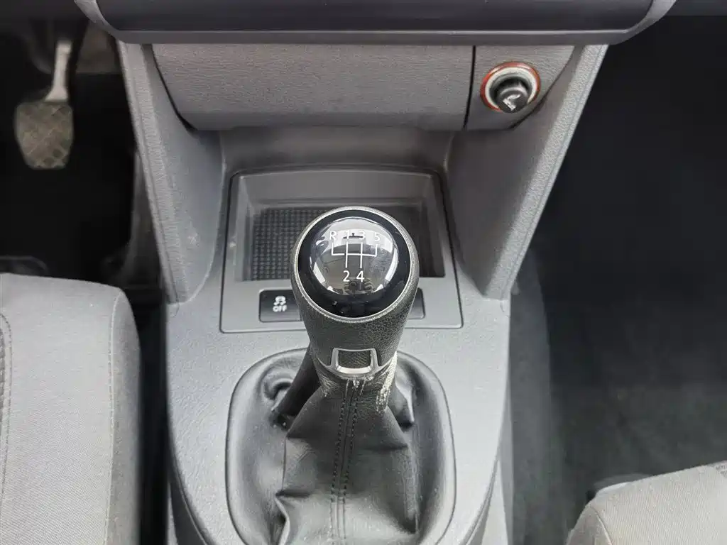 Volkswagen Touran 2015 1.4T Manual Trend Edition 5-seater фото 13