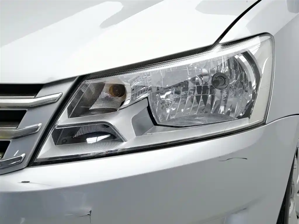 Volkswagen Santana 2015 1.4L Manual Trend Edition фото 7