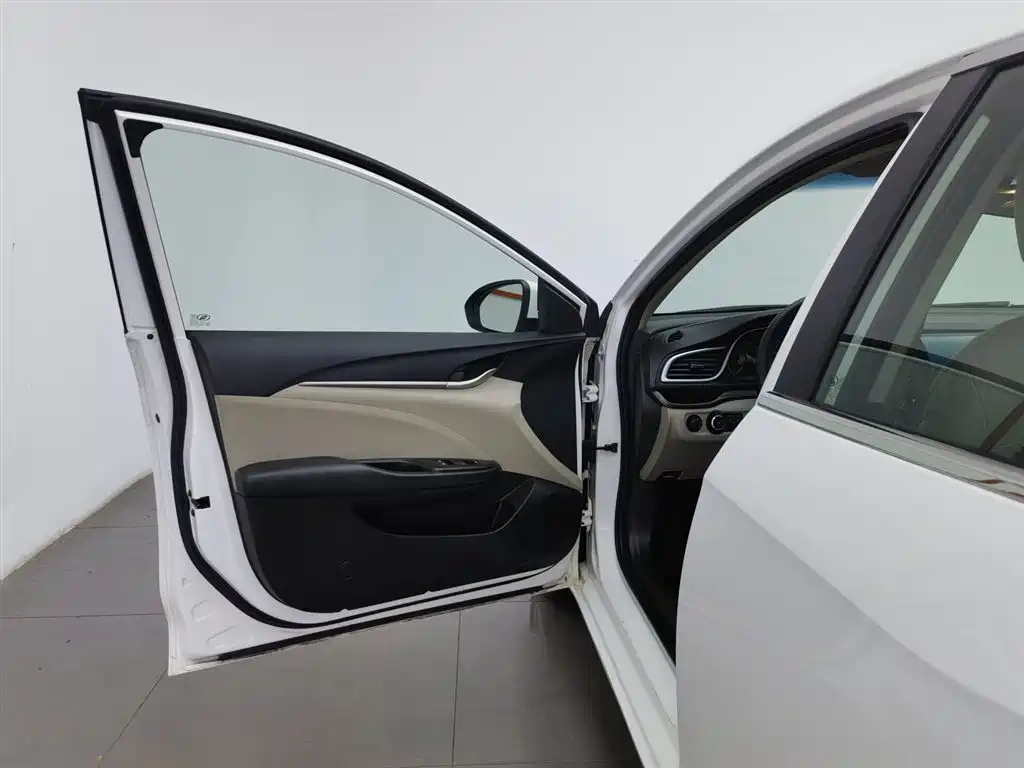 Buick Excelle 2016 15N Manual Elite фото 8
