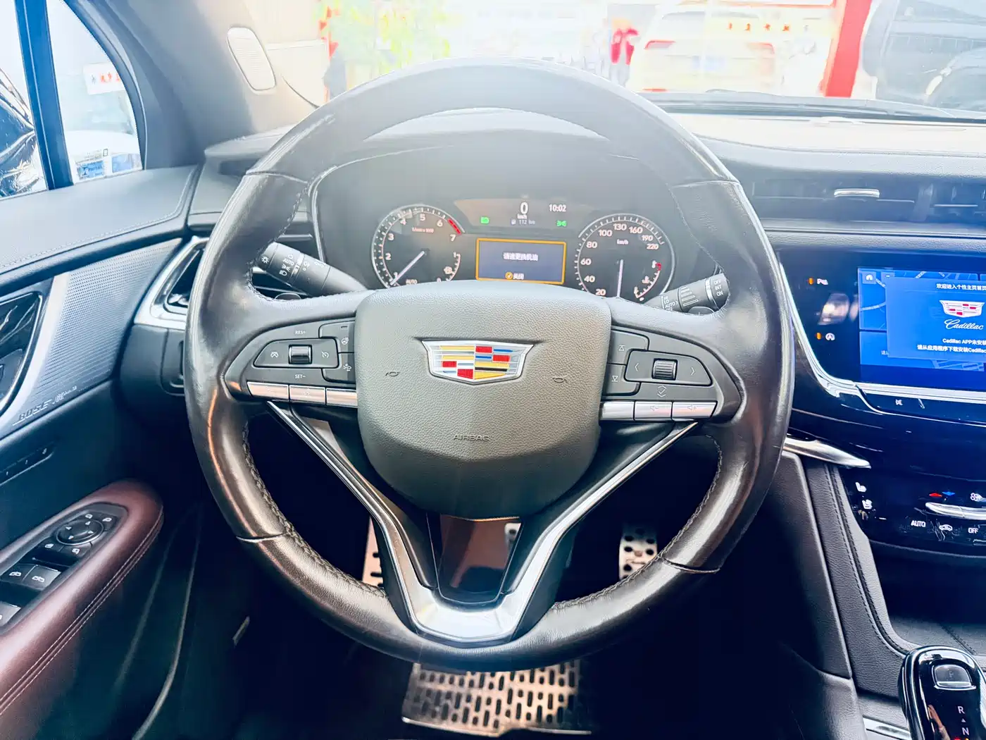 CADILLAC XT6