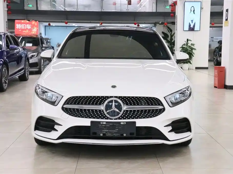 Mercedes-Benz A-Class 2022 A 200 L Sport Sedan Dynamic фото 2