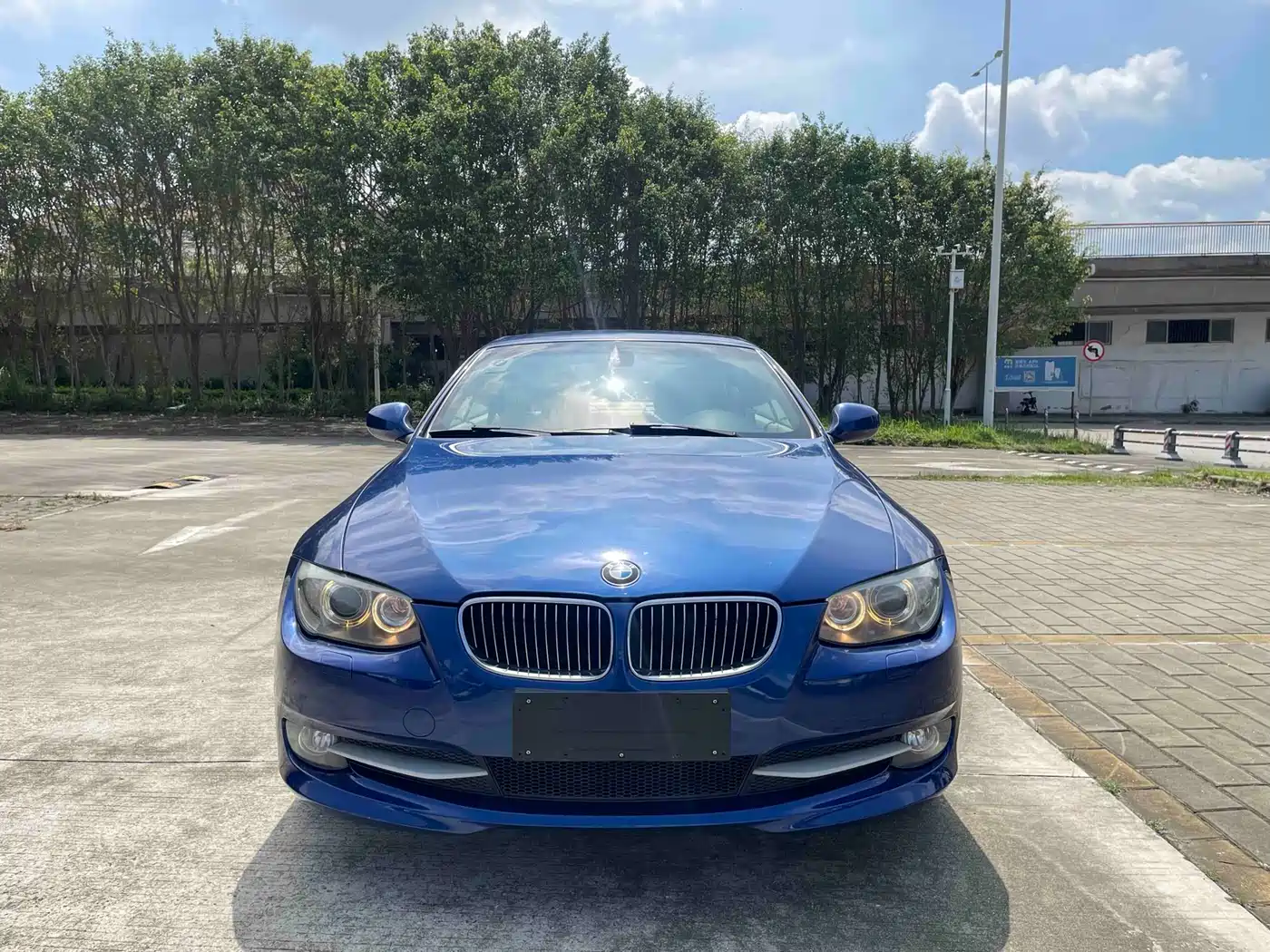 BMW 3 Series 2011 325i Luxury фото 2