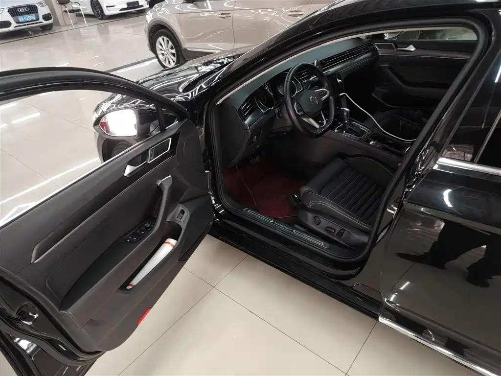 Volkswagen Magotan 2020 330TSI DSG Leading фото 12