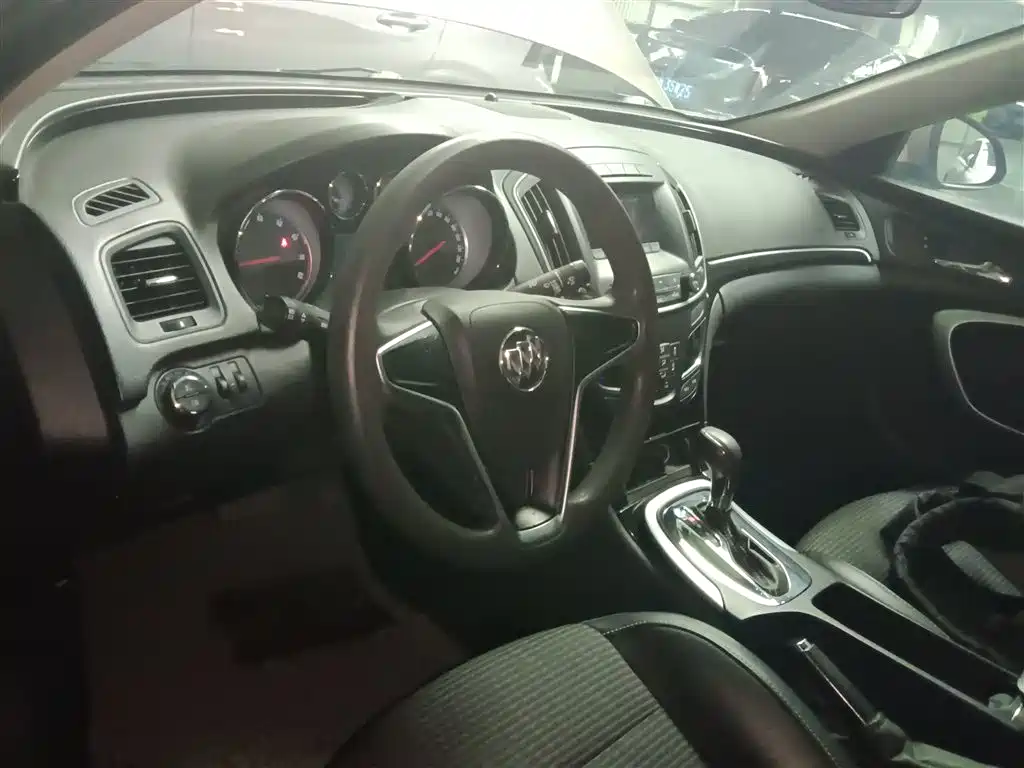 Buick Regal 2015 1.6T Leading Tech Edition фото 10