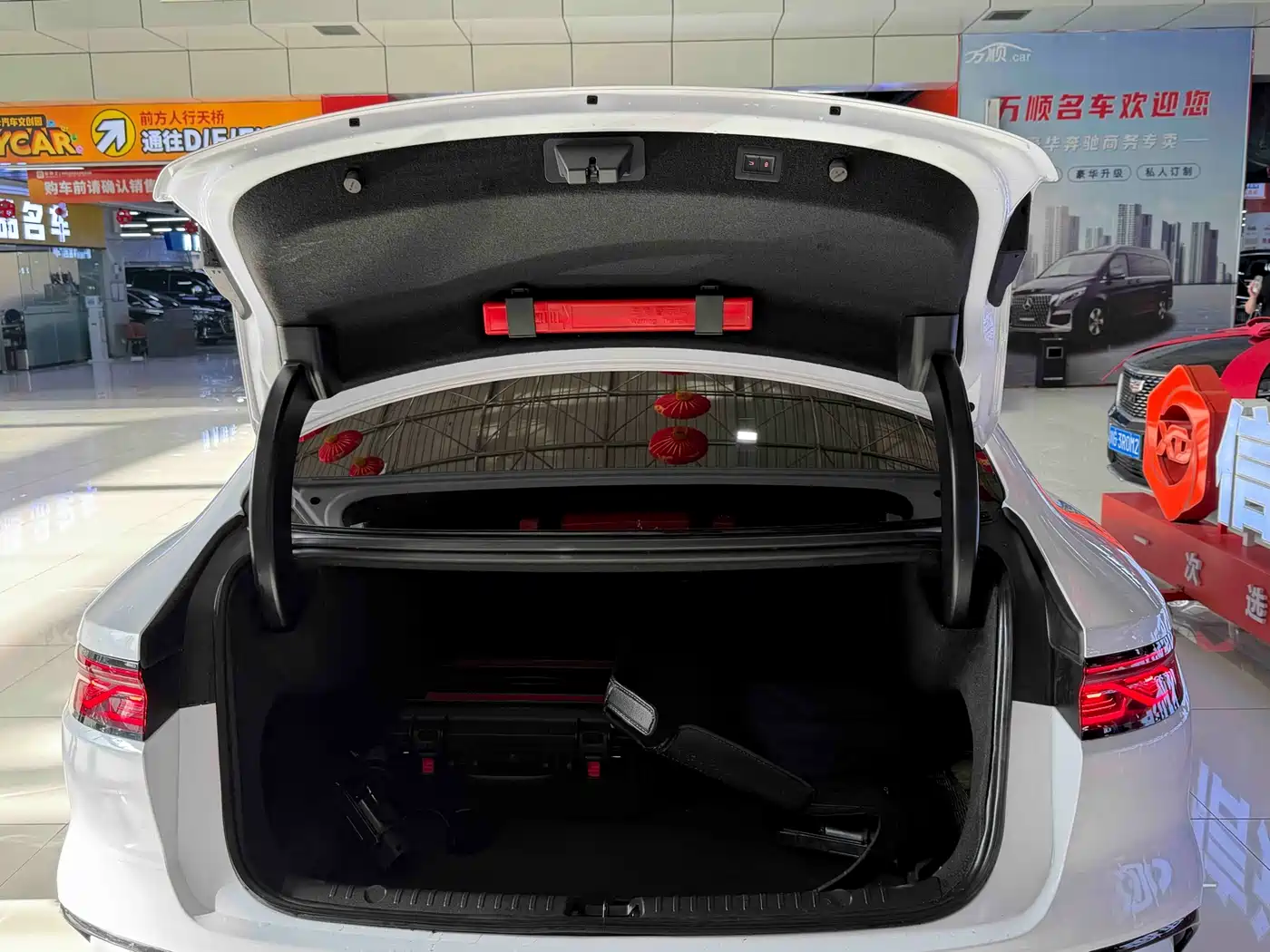 BYD Han 2023 DM-i Champion Edition 121KM Prestige фото 11