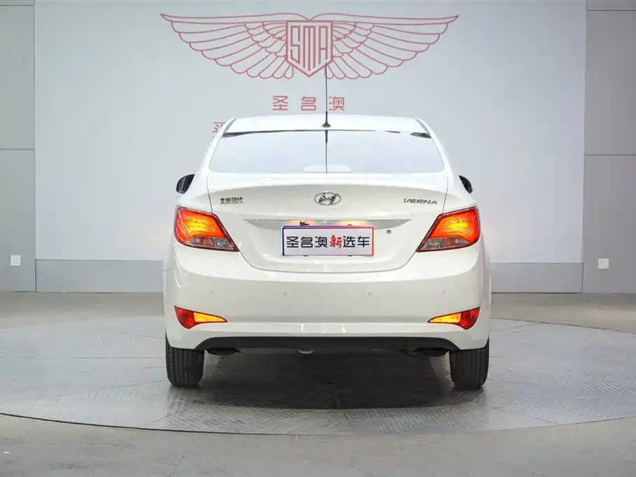Hyundai Verna 2016 1.4L Automatic Fashion GS фото 5