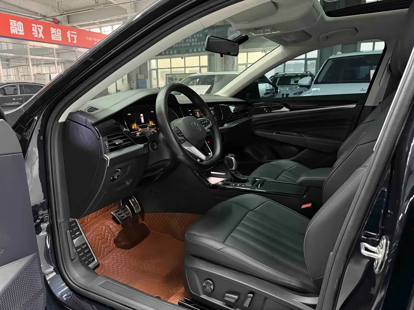 Volkswagen Passat 2023 280TSI Starlight Elite Edition фото 7