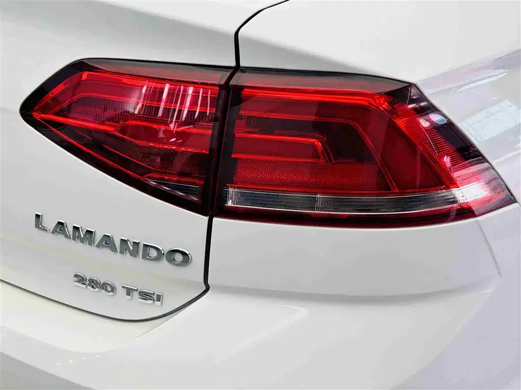 Volkswagen Lamando 2017 280TSI DSG Comfort Edition фото 12