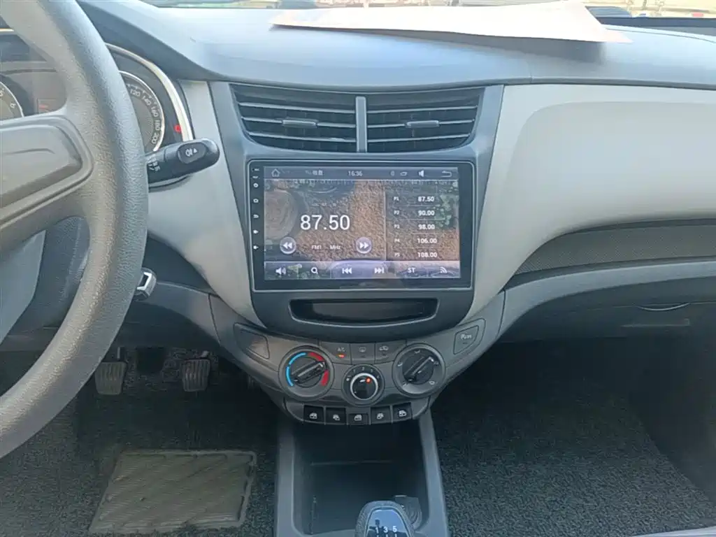 Chevrolet Sail 2015 Sail 3 1.5L Manual Ideal Sunroof Edition фото 13
