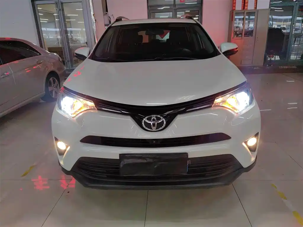 Toyota RAV4 Rongfang 2019 2.0L CVT 2WD Trend Edition China VI фото 3