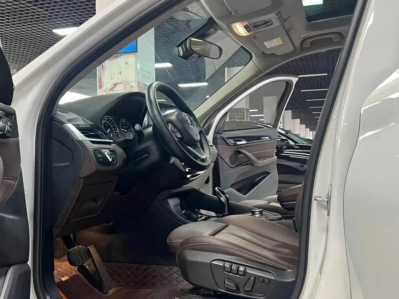 BMW X1 2020 sDrive25Li Leading Model фото 7