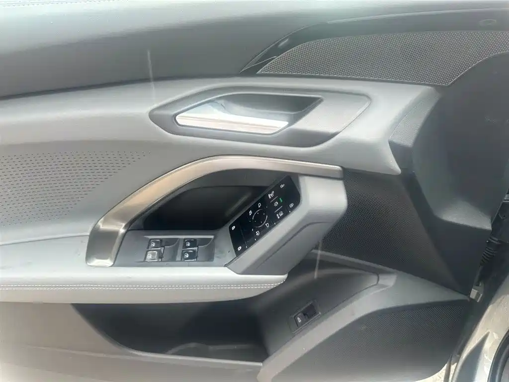 Audi Q5L 2026 Luxury Sport 150kW фото 17