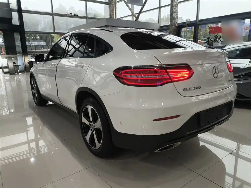Mercedes-Benz GLC Coupe 2019 Facelift GLC 200 4MATIC Coupe SUV фото 23