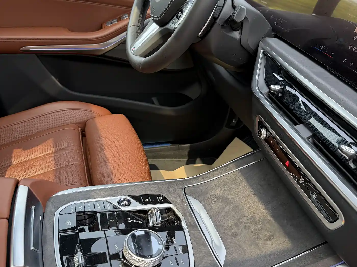 BMW X7 2023 xDrive40i Exclusive M Sport Package фото 32