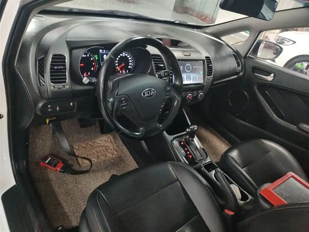 Kia K3 2017 1.6L Automatic 15th Anniversary Special GLS фото 6