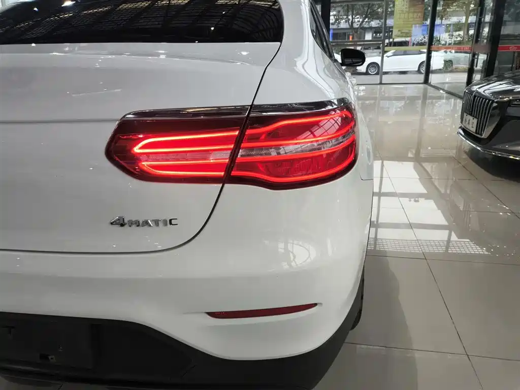 Mercedes-Benz GLC Coupe 2019 Facelift GLC 200 4MATIC Coupe SUV фото 24
