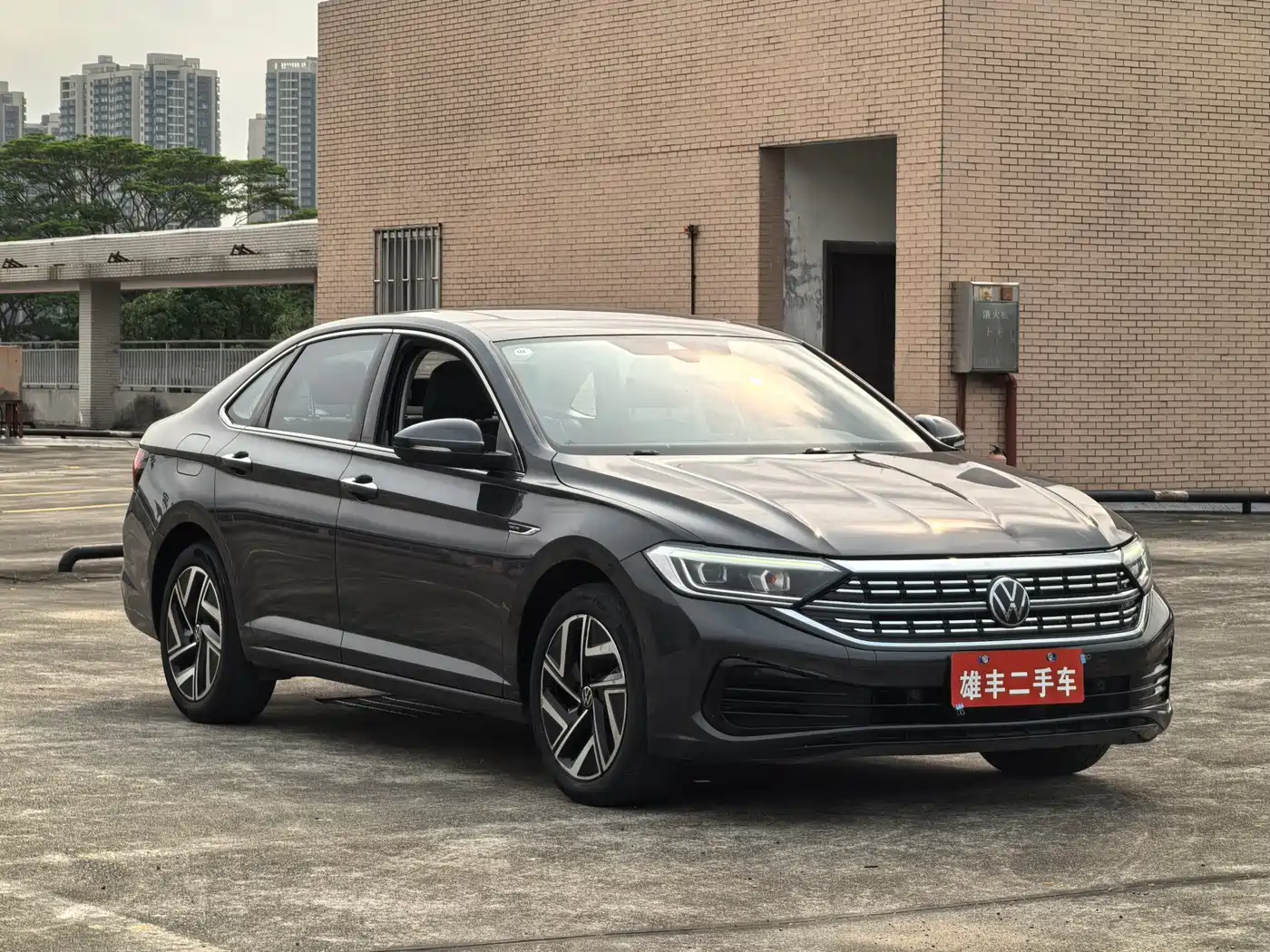 Volkswagen Sagitar 2023 Model Year 200TSI DSG Surpass Edition фото 3