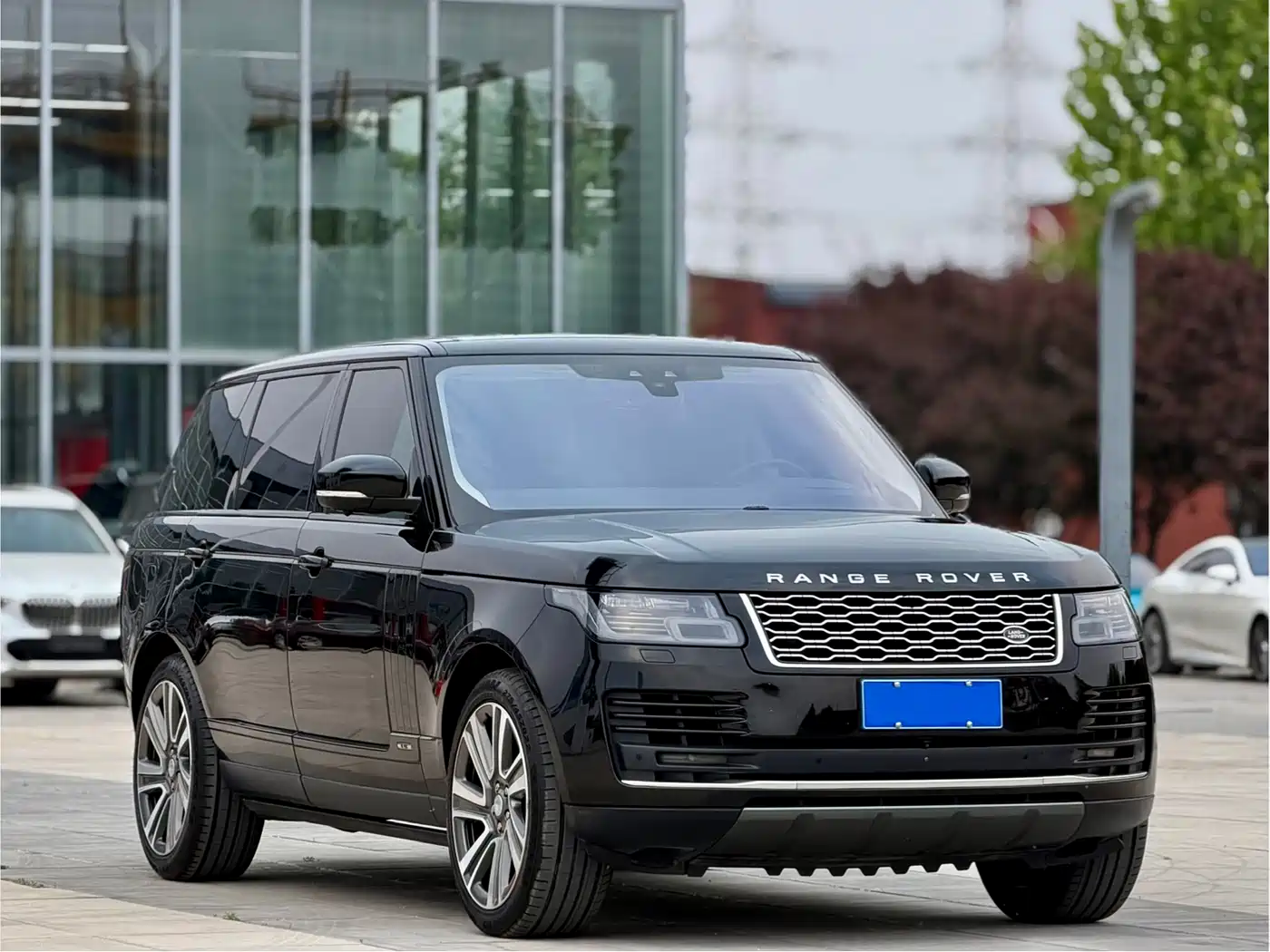 Land Rover Range Rover 2018 3.0 SC V6 Vogue Heritage Extended Edition фото 3