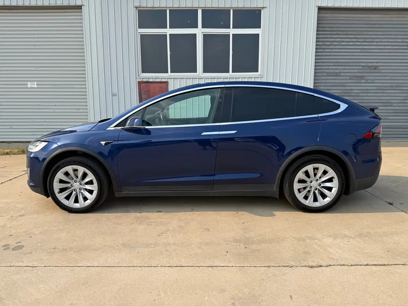 Фото 6 - Tesla Model X