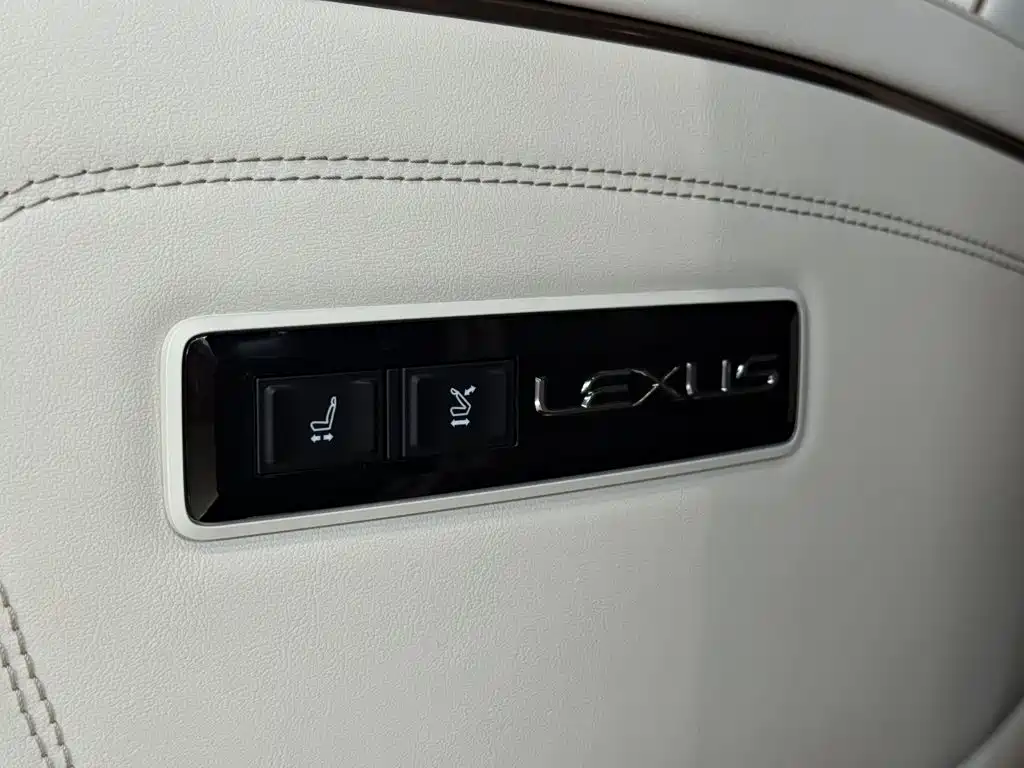 Lexus LM 2026 2025 Model 500h Six-Seater Prestige Edition