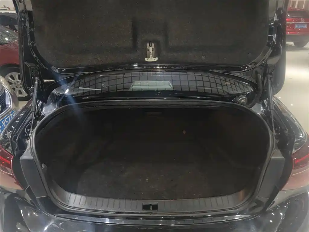 Infiniti Q50L 2018 2018 2.0T Comfort (China VI)