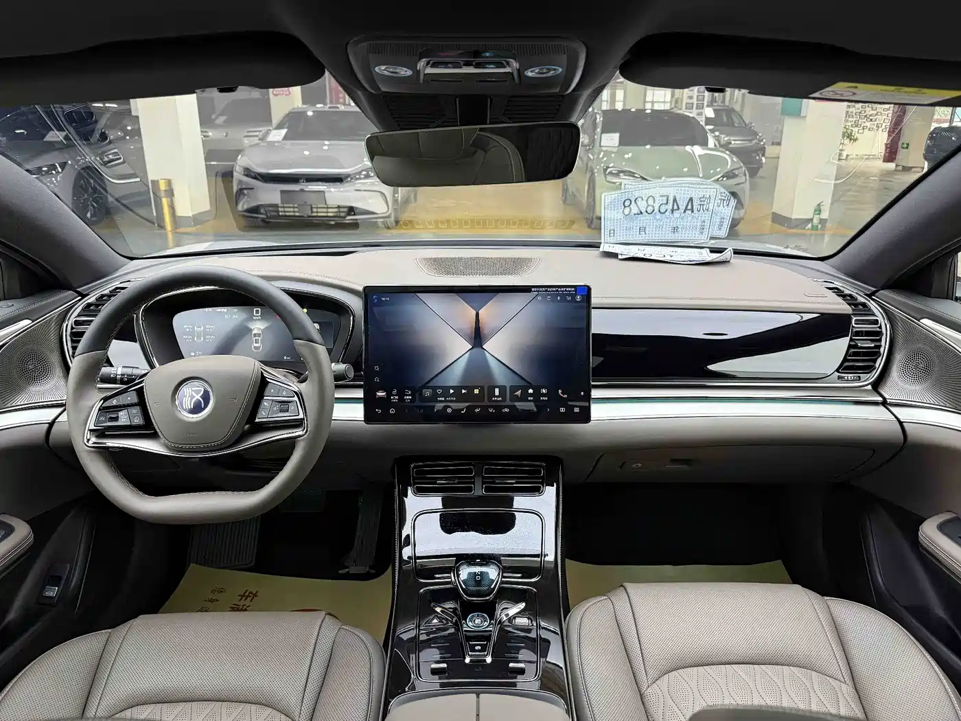 BYD Han 2025 DM-i Smart Driving Edition 125KM Honor фото 7
