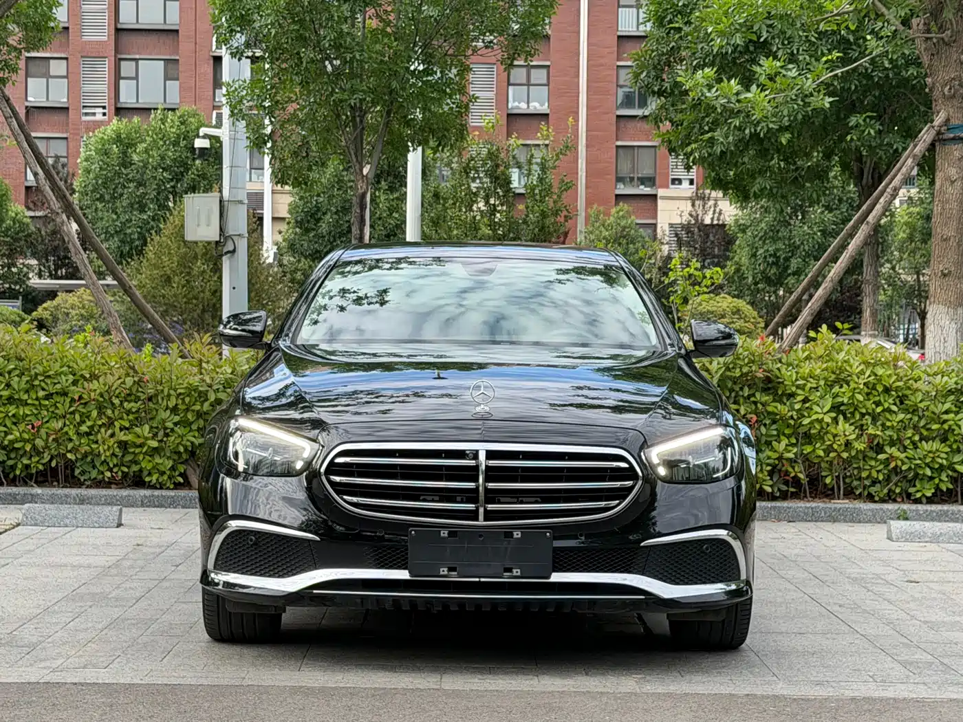 Mercedes-Benz E-Class 2022 Second Facelift E 300 L Luxury фото 2
