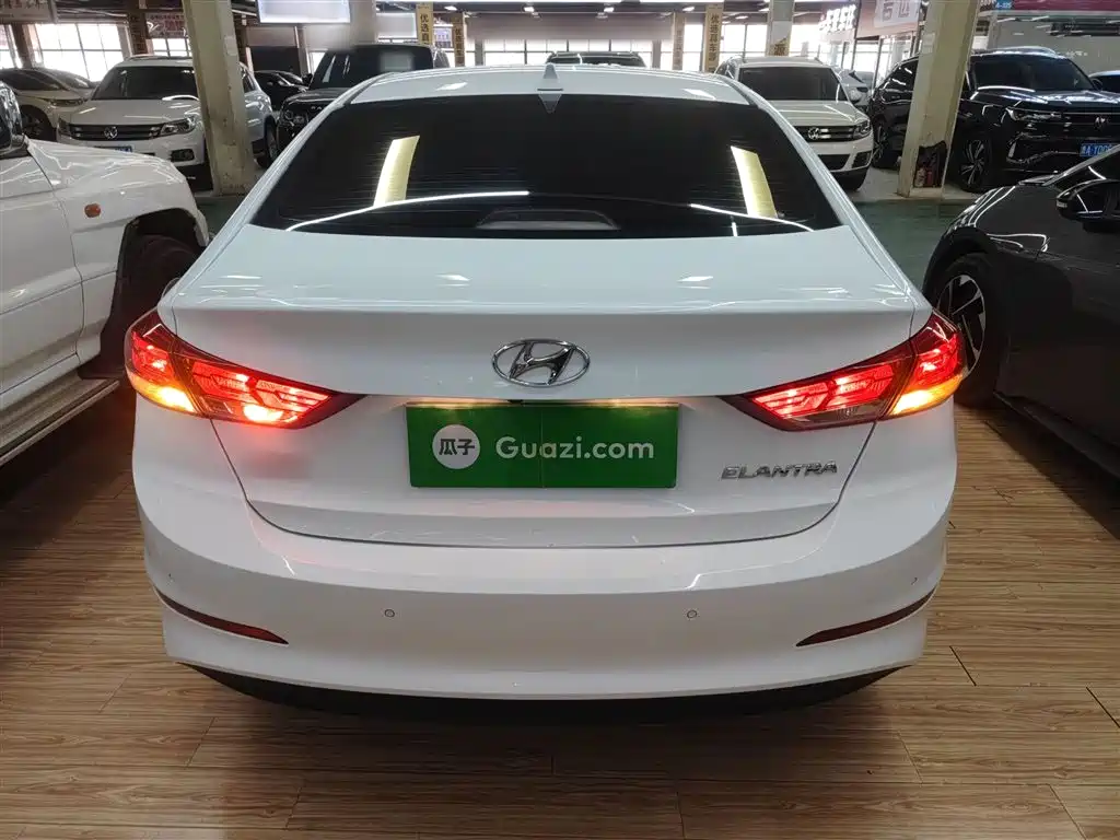Hyundai Elantra 2020 1.5L CVT Smart Style·Elite фото 4